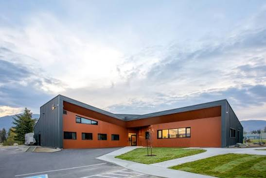 The Confluence building exterior at 1995 6th Ave in Castlegar, BC